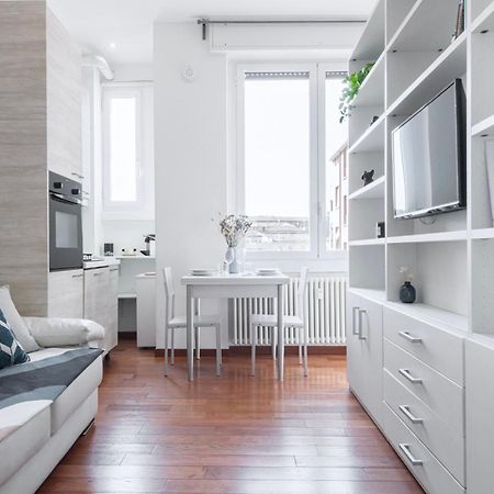 Nice And Cozy Studio In Porta Romana By Easylife Milão Exterior foto